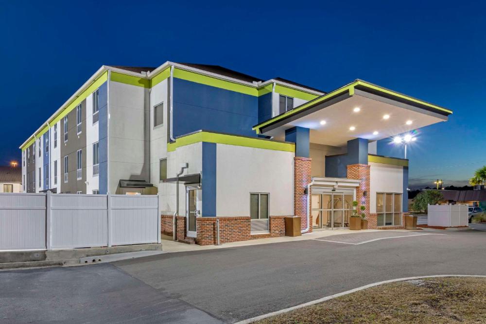 Comfort Inn & Suites Brunswick I-95